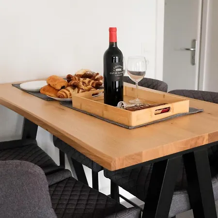 Jardin Des Deux Rives 아파트